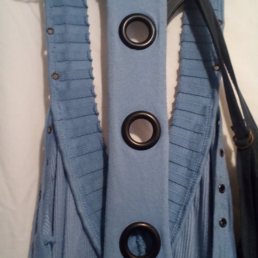 Salvage - Picture 3 of 7
